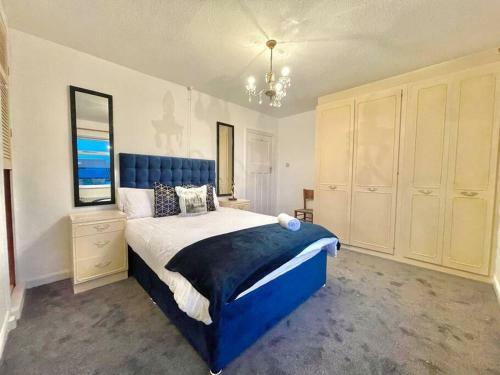 Spacious, Bright, Private 3 Bed Family Home