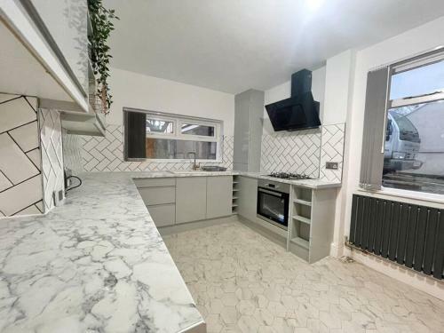 Spacious, Bright, Private 3 Bed Family Home