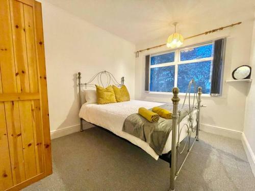 Spacious, Bright, Private 3 Bed Family Home