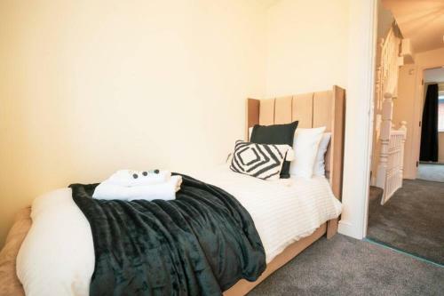 Specious Stylish Home - Suitable For Contractors