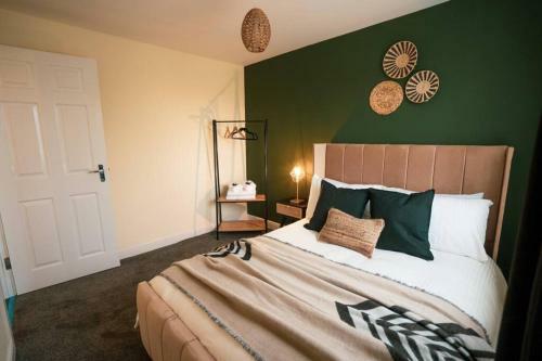 Specious Stylish Home - Suitable For Contractors