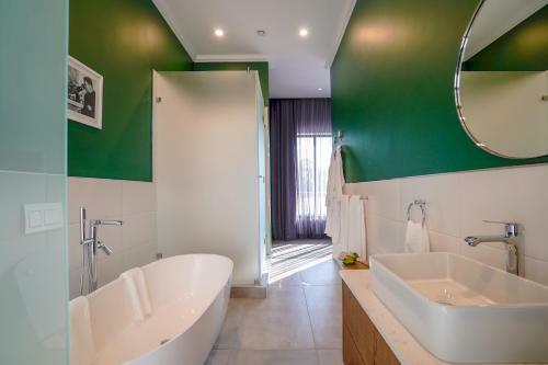 Hotel Sanctuary Mandela