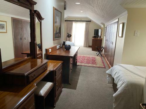 Hostal Gallo Manor Executive Bed & Breakfast