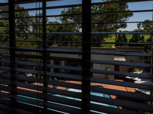 Hostal Gallo Manor Executive Bed & Breakfast