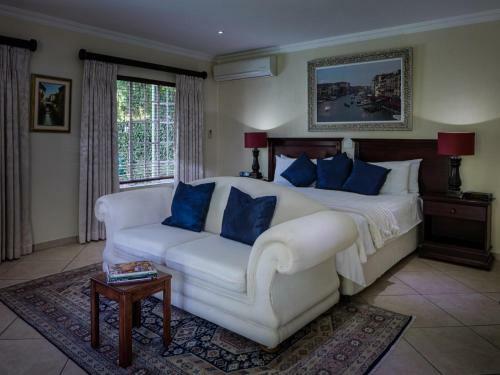 Hostal Gallo Manor Executive Bed & Breakfast