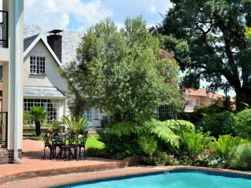Hostal Gallo Manor Executive Bed & Breakfast