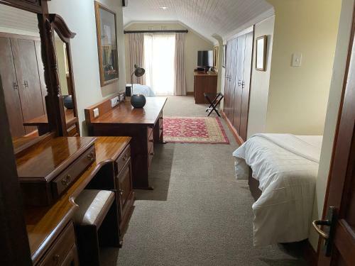 Hostal Gallo Manor Executive Bed & Breakfast