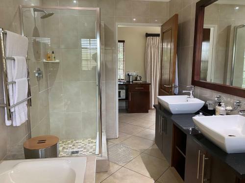 Hostal Gallo Manor Executive Bed & Breakfast
