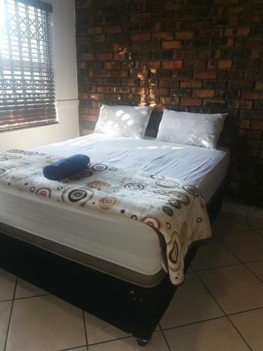 Hostal 497 On West Ave Guest House
