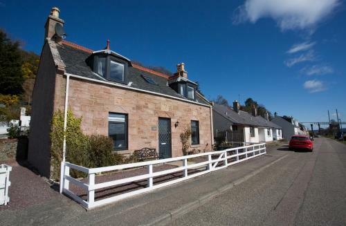 Shore View Cottage