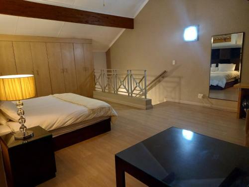 Sandton Apartment 31 - Large 1 Bed With Balcony