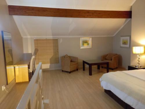 Sandton Apartment 31 - Large 1 Bed With Balcony