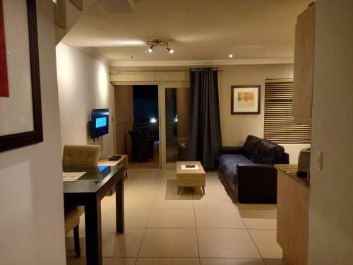 Sandton Apartment 31 - Large 1 Bed With Balcony