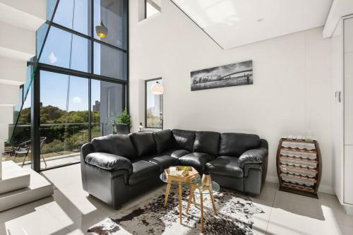 Park Central Loft Apartment In Rosebank