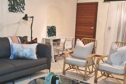 Kami Kukakho: Stunning, Secure 2 Bed Apartment In Bryanston, Sandton