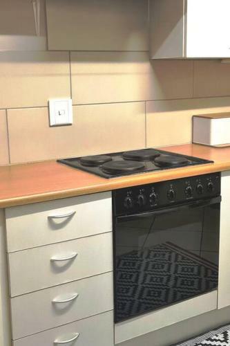 Kami Kukakho: Stunning, Secure 2 Bed Apartment In Bryanston, Sandton