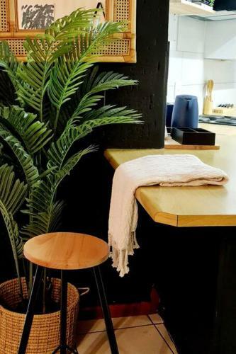 Kami Kukakho: Stunning, Secure 2 Bed Apartment In Bryanston, Sandton