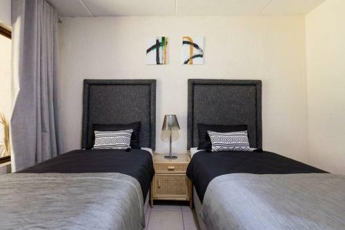 Kami Kukakho: Stunning, Secure 2 Bed Apartment In Bryanston, Sandton