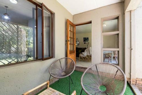 Kami Kukakho: Stunning, Secure 2 Bed Apartment In Bryanston, Sandton