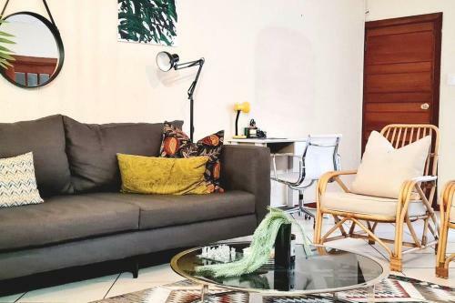 Kami Kukakho: Stunning, Secure 2 Bed Apartment In Bryanston, Sandton
