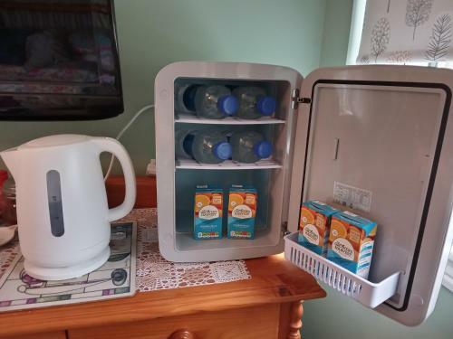 Hostal Double Room Only Light Breakfast Only Available Eaten Within Room Private Use Of Bathroom