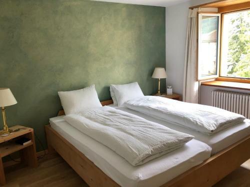 Hostal Hotel Adler Garni