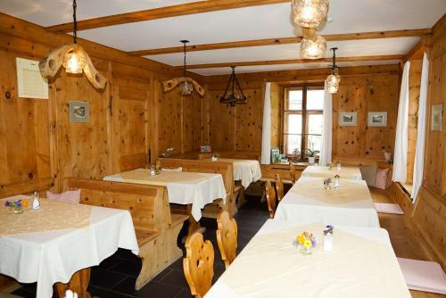 Hostal Hotel Adler Garni