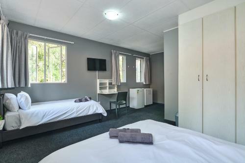 Motel Inn & Out Sandton
