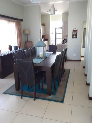 Hostal Zen Self Catering Accommodation In Prestwick, Jackal Creek Golf Estate
