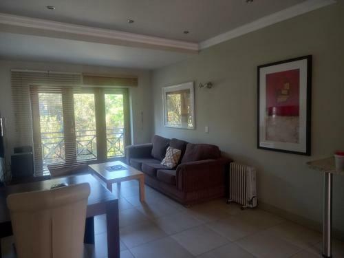 Sandton Apartment 16 - Large 1 Bed