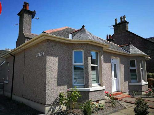 52 Kenneth St