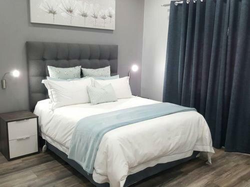 Modern 2-bed Apartment In Sandton. Fast Wifi