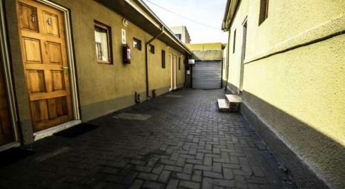 Hostal De Lambert Guesthouse