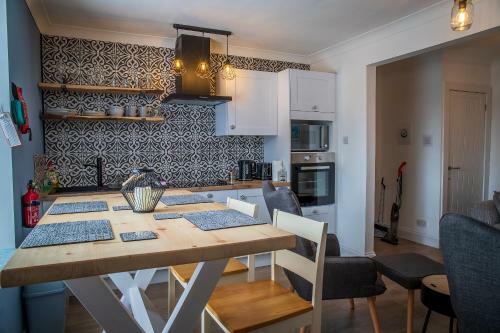 Great Glen Way Canal Side Apartment