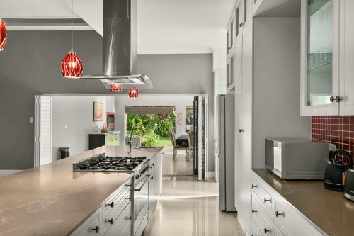 64 Cavendish
