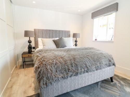 12 Manor Farm Close