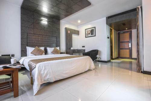 Hotel The Castello Residency