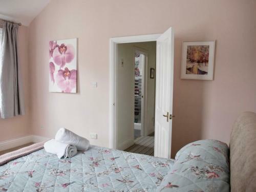 Pass The Keys Beautifully Decorated Bright And Cosy Cottage