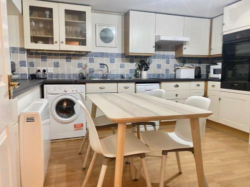 Pass The Keys Beautifully Decorated Bright And Cosy Cottage