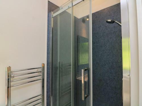 Apartamento 9, Library Court