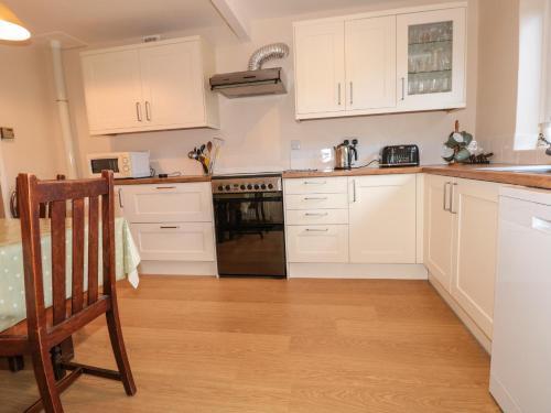 33 Weymouth Park