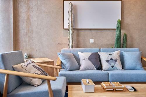 Summer Flower Apartment