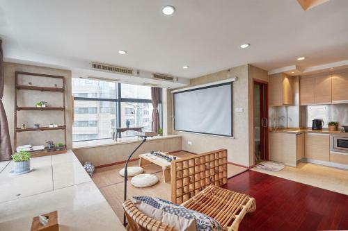 Summer Flower Apartment
