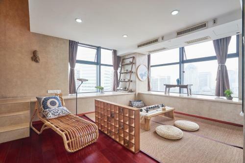 Summer Flower Apartment