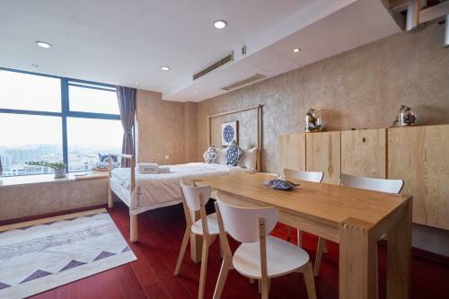 Summer Flower Apartment