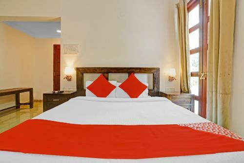 Oyo 88169 Hotel Castle