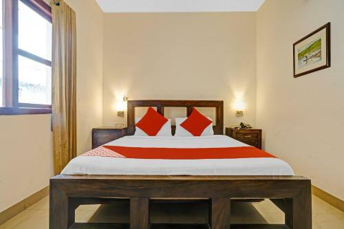 Oyo 88169 Hotel Castle