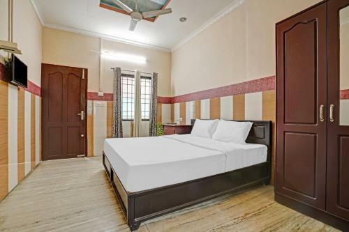 Hotel Capital O 87285 Highway Inn