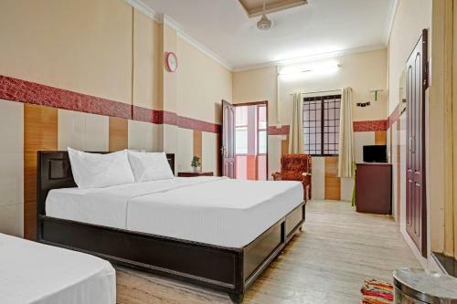 Hotel Capital O 87285 Highway Inn