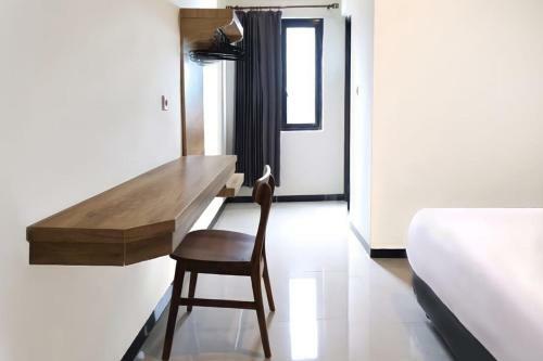 Hotel El Ora Inn & Eatery Labuan Bajo Redpartner